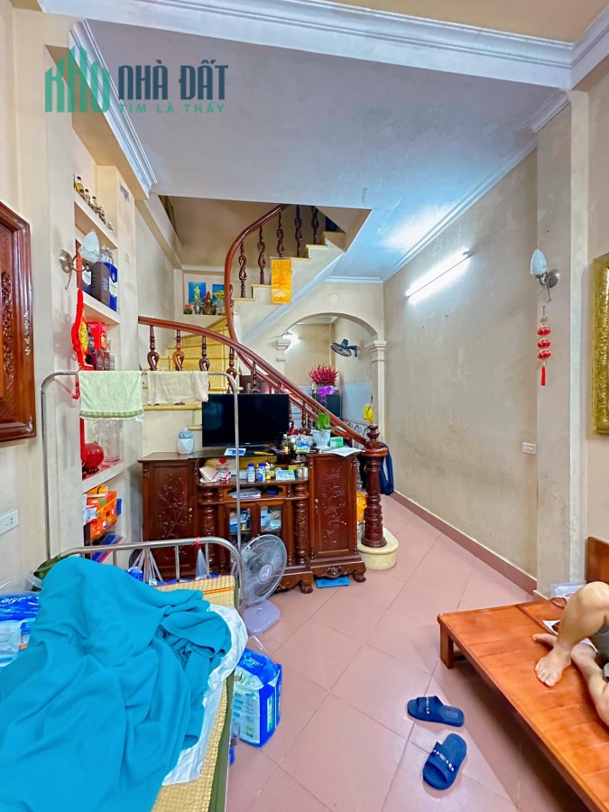 Bán nhà Xuân La 35m2, 4T, mt3,5m, 3.5 tỷ, ô tô, Xuân La.