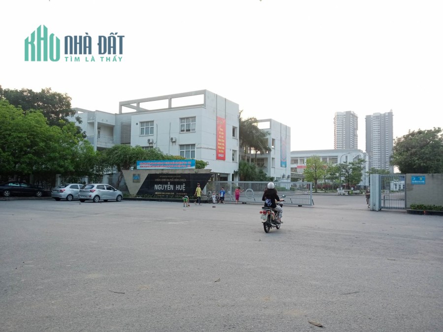 Bán nhà trường THPT Chuyên Nguyễn Huệ, Quang Trung, Hà Đông, 45m2, 5 tầng ô tô, 7.6 tỷ