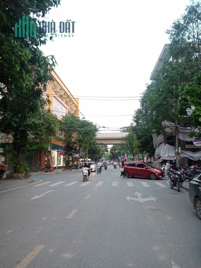 Bán nhà trường THPT Chuyên Nguyễn Huệ, Quang Trung, Hà Đông, 45m2, 5 tầng ô tô, 7.6 tỷ