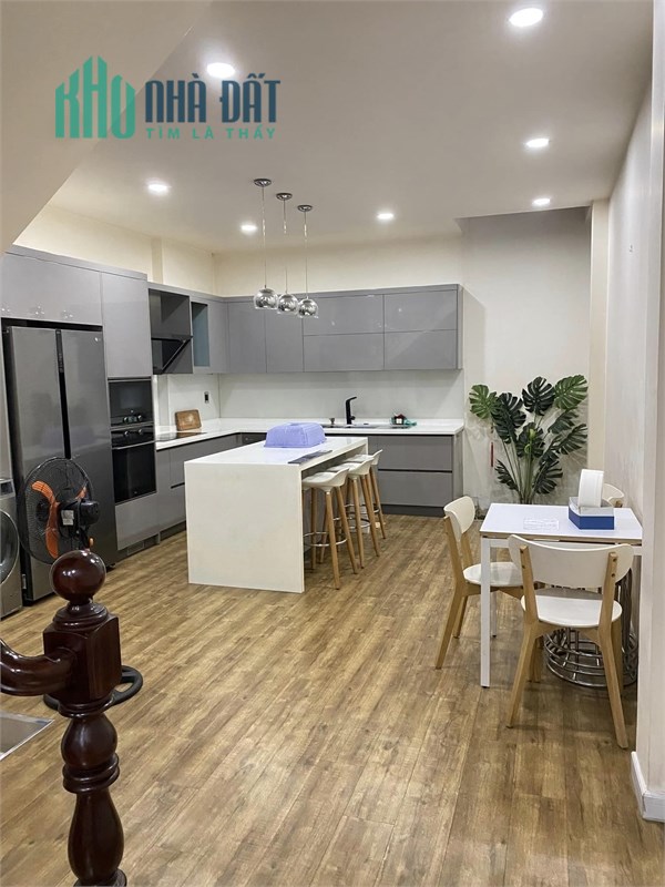 Chủ Kẹt Vốn Bán Gấp Nhà 60M2, 3 Tầng, Gần HXH Linh Tây Thủ Đức, Giá Chỉ 3,5 Tỷ