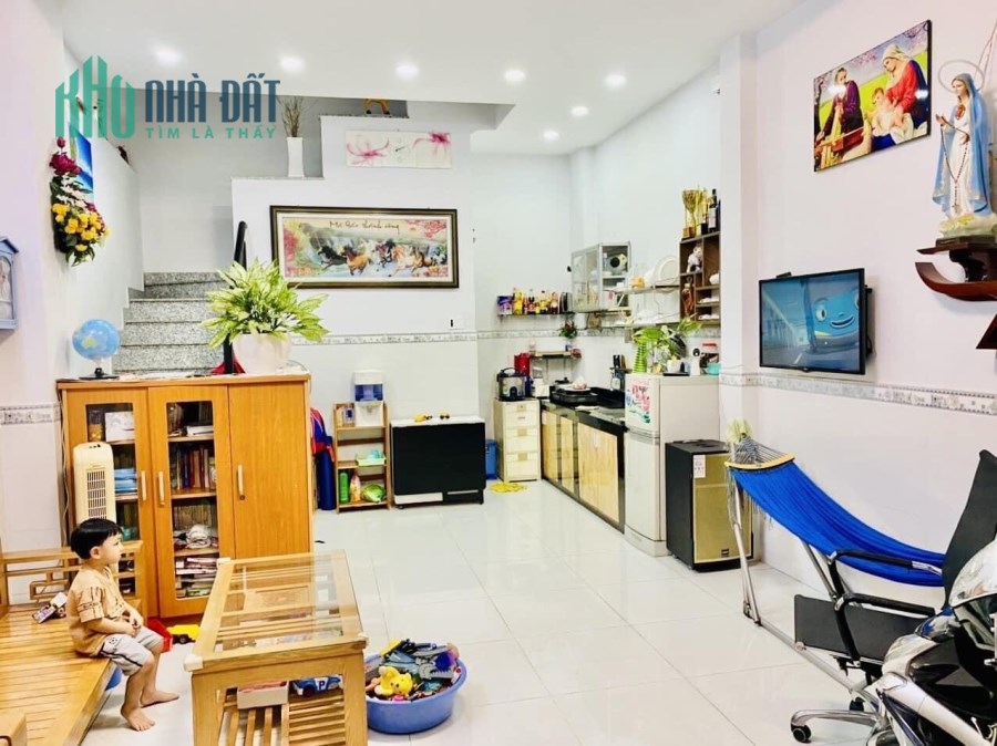 Bán gấp nhà hẻm 8m Lê Sát quận Tân phú dtsd 110m2 chỉ 5.x tỷ