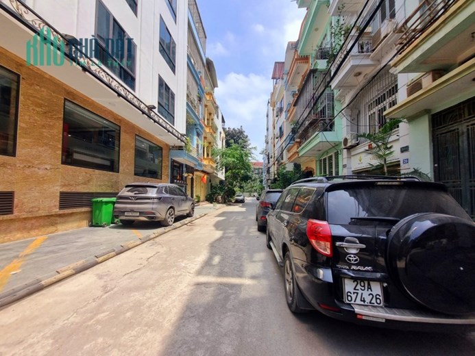 Bán nhà Cầu Giấy – Kinh doanh – Phân lô Ôtô tránh, vỉa hè – Diện tích 60m2, 6 tầng, MT 5.5m – 21 tỷ