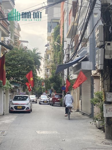 Nhà đẹp – Ô tô gần - Ở ngay Lạc Long Quân giá gật mình 5 tỷ 3