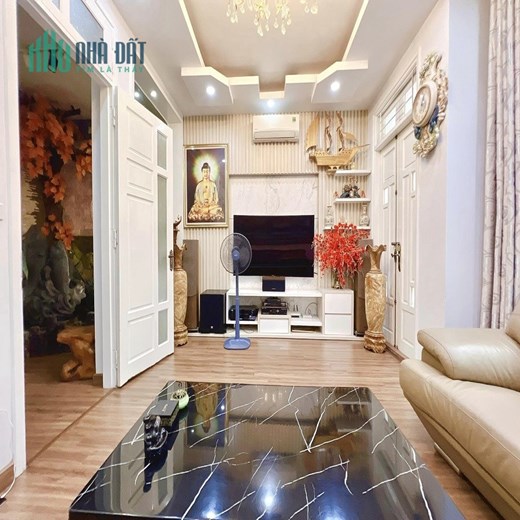 BÁN NHÀ HOÀNG CẦU 50 M  - GA RA - KD VĂN PHÒNG - NỘI THẤT ĐỈNH
