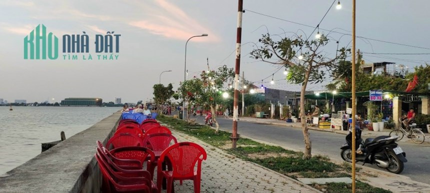 bán nhà ngay phà bình khánh mặt tiền bờ kè kinh doanh tốt.