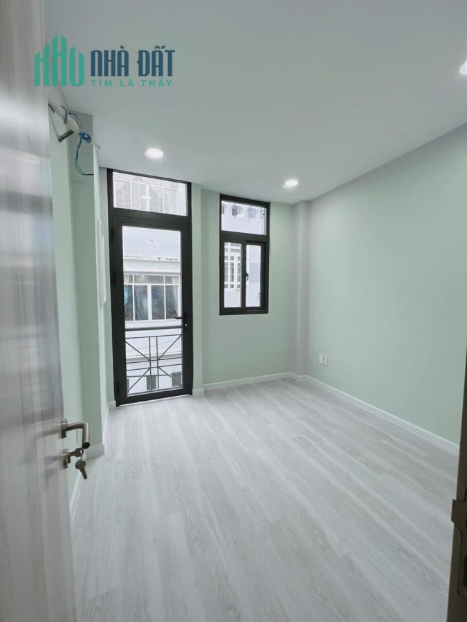 Cho thuê nhà 4L 4PN 3wc hxh 8m 475/ cmt8 Q10 giá rẻ chỉ 16tr