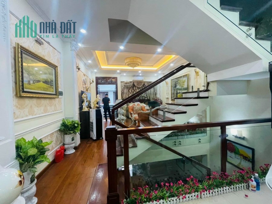 Bán nhà Phân Lô HOÀNG QUỐC VIỆT, 3Ô TÔ TRÁNH, 55M,5T, MT5M, 14 tỷ 5