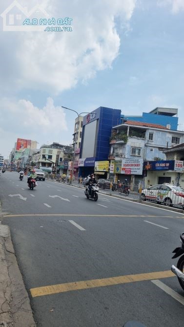 Bán nhà mặt tiền Hoàng Văn Thụ Q.Phú Nhuận 138m2 5 Tầng chỉ nhỉnh 11 Tỷ TL