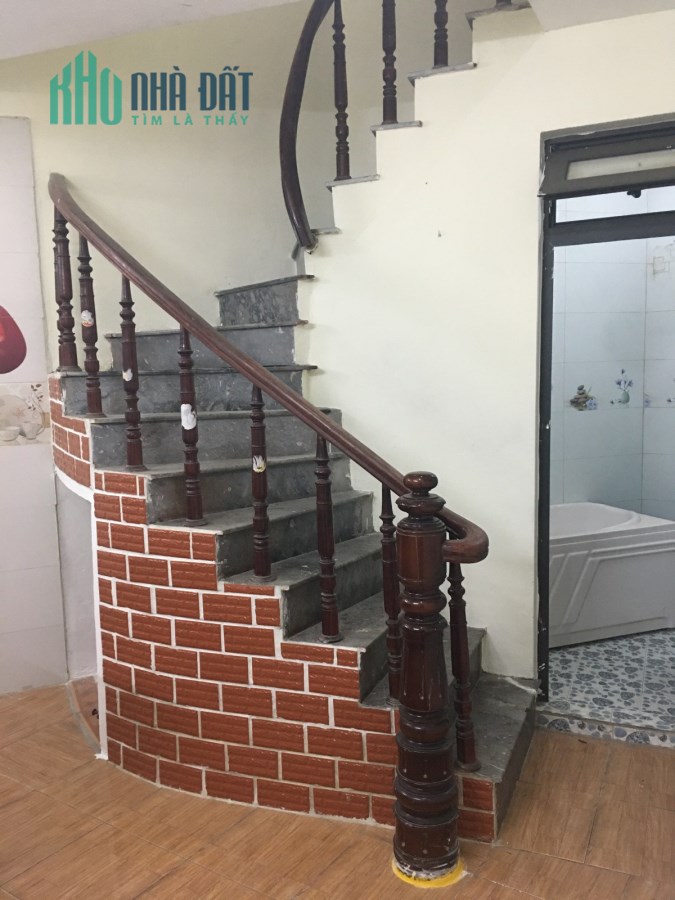 Bán nhà Minh Khai, Dt 22m, nhà 5 tầng, giá 1 tỷ x.
