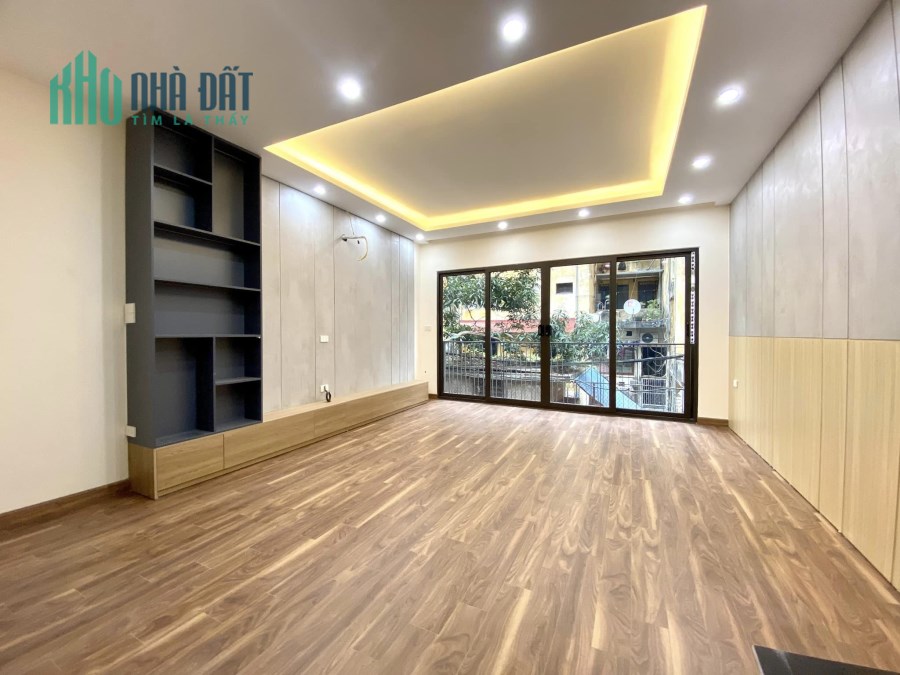 Bán nhà 87m2 phố Nghi Tàm, Tây Hồ Gara Ô tô 7 chỗ Lô góc Thang Máy 9.3 Tỷ