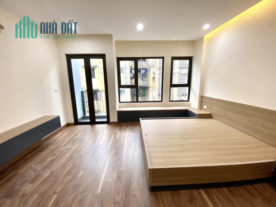 Bán nhà 87m2 phố Nghi Tàm, Tây Hồ Gara Ô tô 7 chỗ Lô góc Thang Máy 9.3 Tỷ
