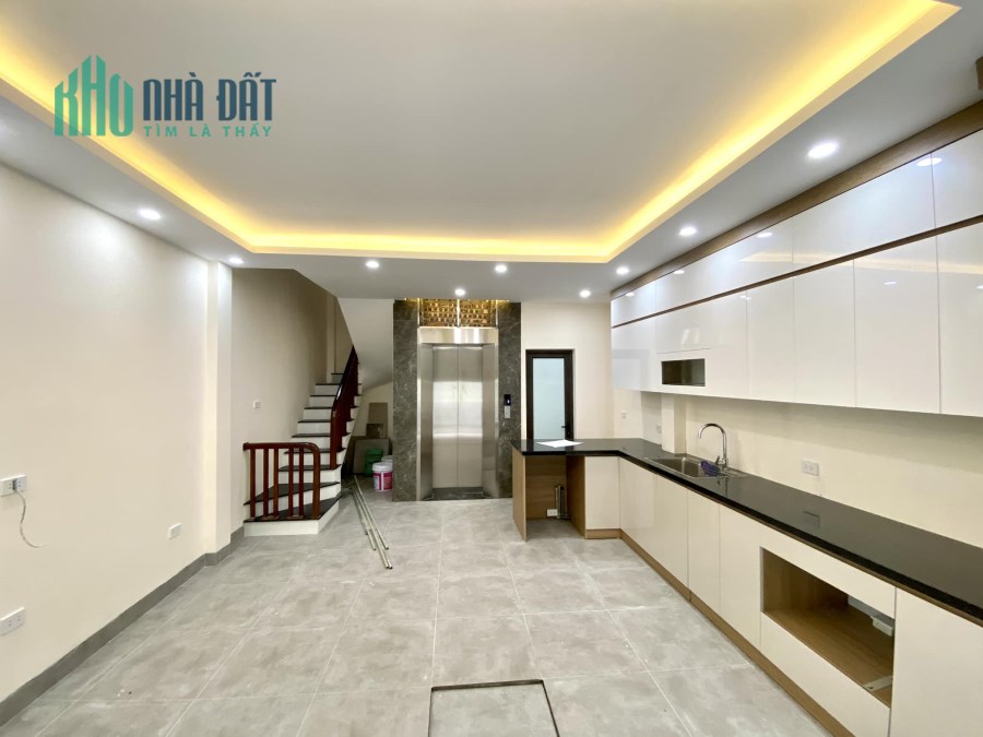 Bán căn nhà 87m2 phố An Dương, Tây Hồ Gara Ô tô 7 chỗ Lô góc Thang Máy 9.4 Tỷ