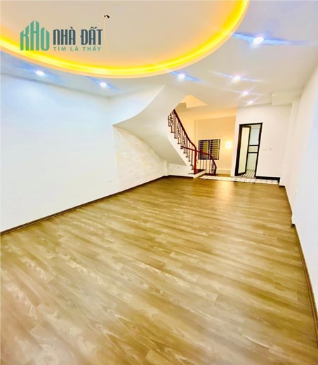 Bán nhà Tân mai 40m2 x5T,mới,5 pn,ngõ to,ở luôn,nhà đẹp,giá 3,5 tỷ