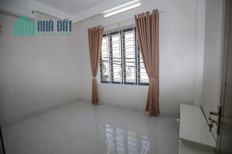 Cho Thuê Nhà Riêng Trong Ngõ Phố ,Ngọc Thụy Long Biên HN giá 24triệu/th. LH 0976085989
