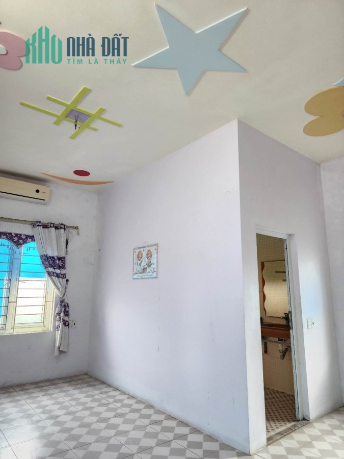 Bán nhà 3 tầng phường Đông Sơn mặt tiefn 7m gần chợ đầu mối