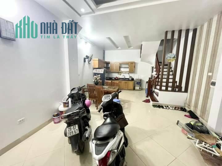 Hoa hậu cầu giấy - Ngõ thông tứ tung - ô tô 4 chỗ đỗ cửa - kinh doanh - 20m ra ô tô tránh