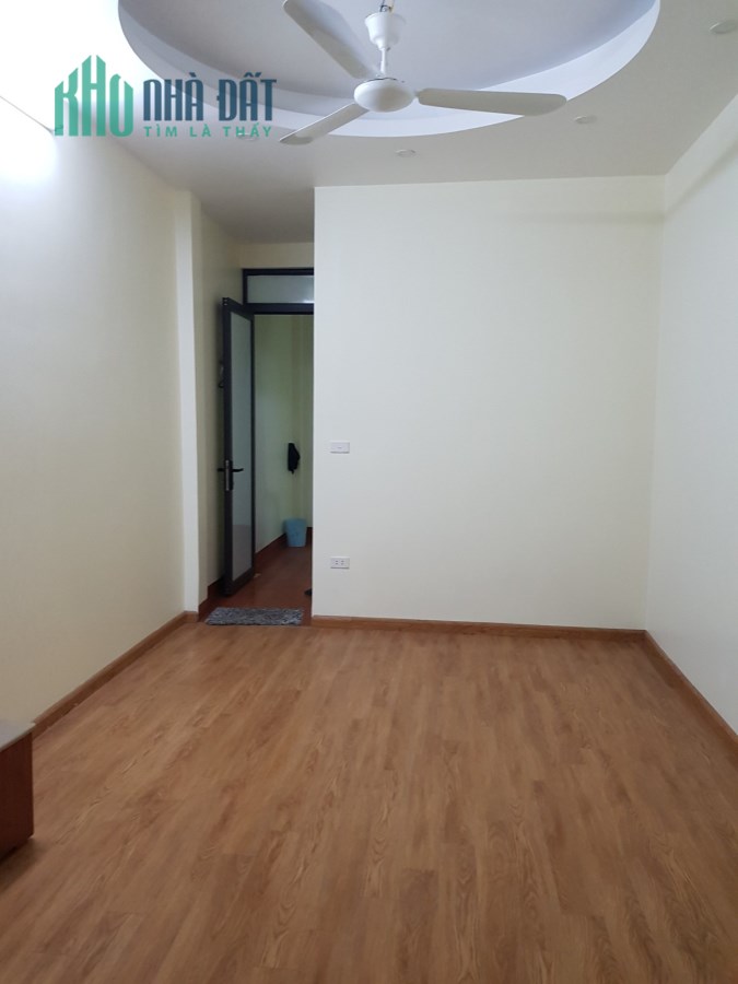Bán nhà Đặng Văn Ngữ, 5 tầng, ô tô đỗ 10m, đi bộ 5 phút ra hồ Đắc Di, khu vực an ninh cực tốt.