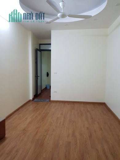 Bán nhà Đặng Văn Ngữ, 5 tầng, ô tô đỗ 10m, đi bộ 5 phút ra hồ Đắc Di, khu vực an ninh cực tốt.
