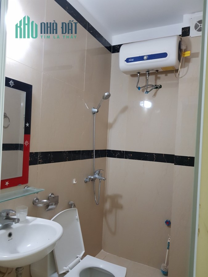 Bán nhà Đặng Văn Ngữ, 5 tầng, ô tô đỗ 10m, đi bộ 5 phút ra hồ Đắc Di, khu vực an ninh cực tốt.