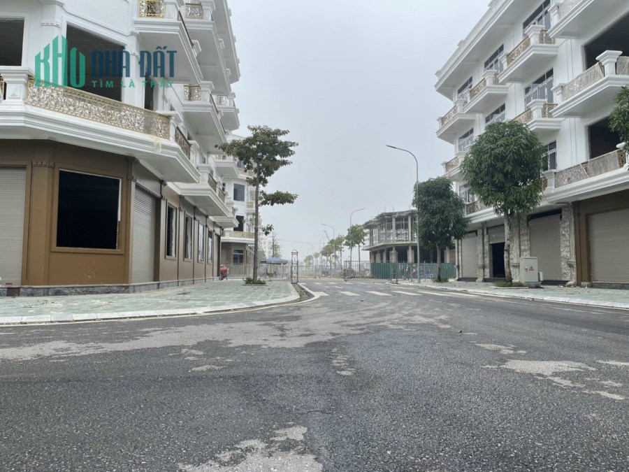Bán nhà 4 tầng - Quảng Thắng - TPThanh Hóa giá 3 tỷ đường 20m nằm trong khu đô thị. rẻ hơn 40% so