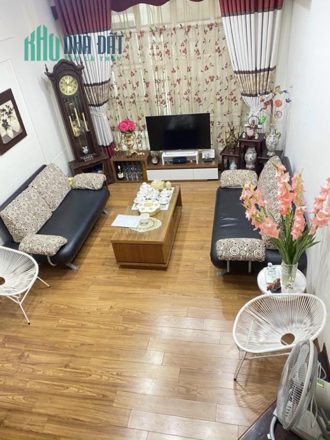 40m Xây 5 Tầng Giá 4.2 Tỷ Phố Thái Hà. Chủ Nhà Tự Xây Kiên Cố Chắc Chắn.Chủ Thiện Chí Bán