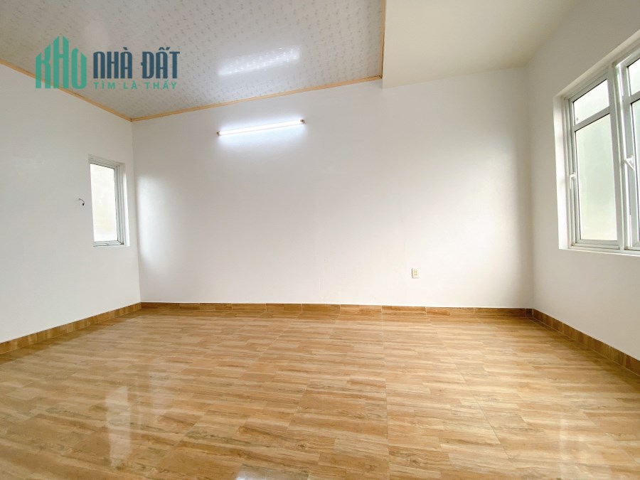 6.BÁN NHÀ NGAY AEON DÂN XÂY ĐỘC LẬP 3 TẦNG NGÕ TO RỘNG