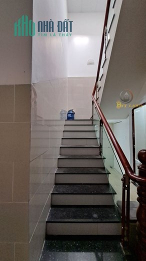 Cho thuê nhà 1T1L, 1 xẹt đường Đồng Khởi, P.Tam Hòa