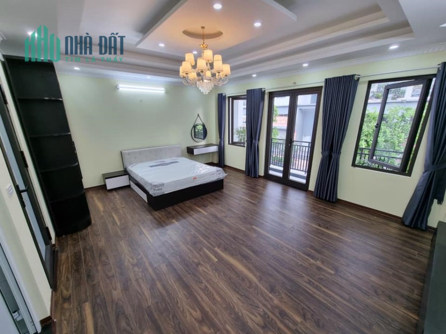 Cần bán gấp nhà phố Hoàng Cầu, Đống Đa 48m, 4 tầng, mt 5m. giá 11.2 tỷ.