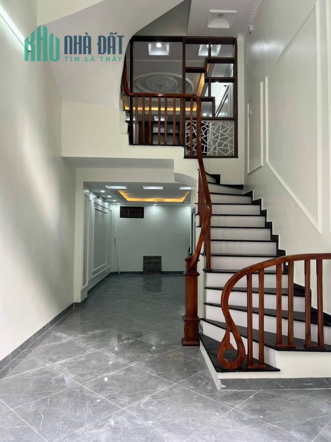 hơn 3 tỷ nhà mới đẹp Cổ Điển A, Tứ Hiệp, Thanh Trì, ô tô đỗ cửa, 5 tầng 3 ngủ dủ công năng