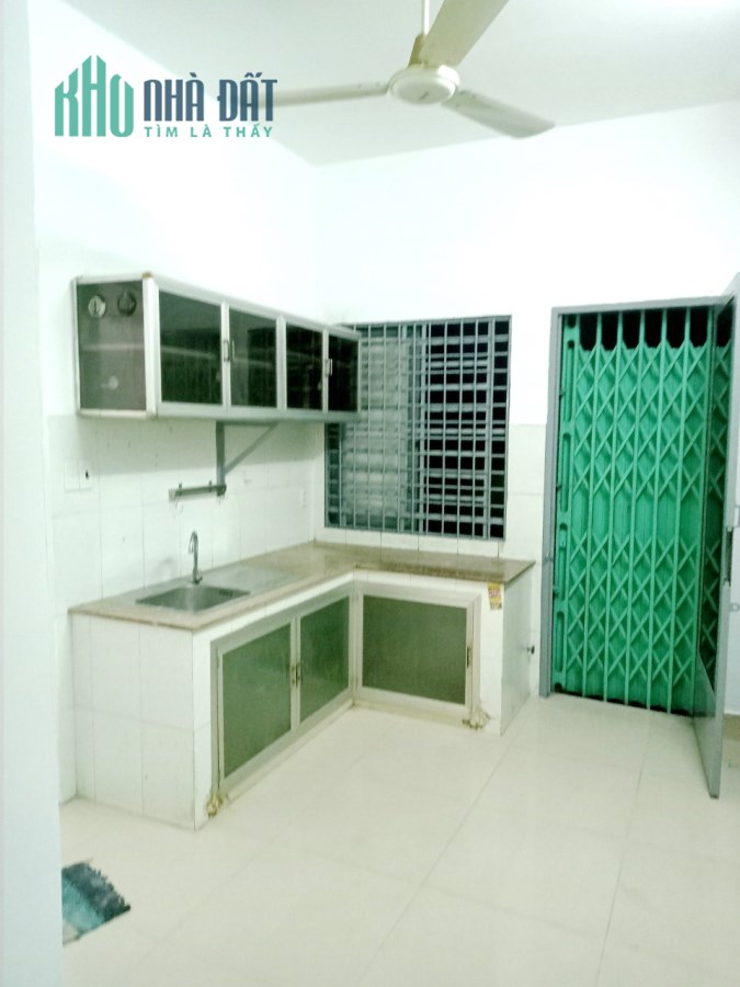 Nhà thuê 3 Tầng đường 266 Bùi Minh Trực P6Q8 - Giá : 15 Triệu