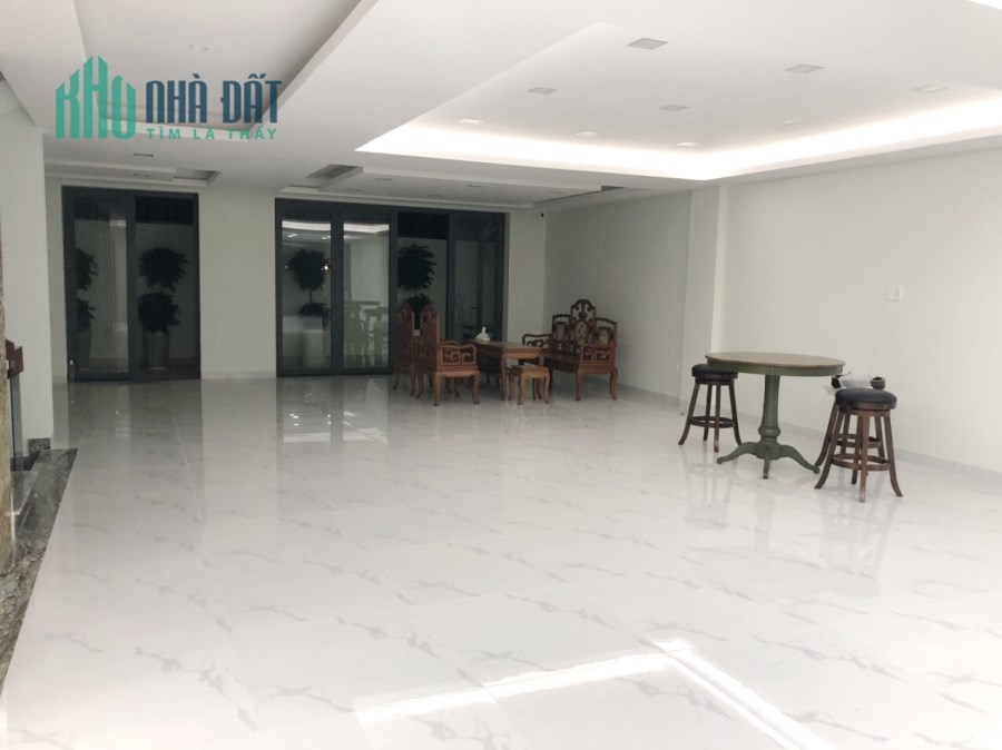 Nhà Thuê căn đôi 200m2 - 4 Tầng + Hầm + Thang Máy - Giá : 65 Triệu