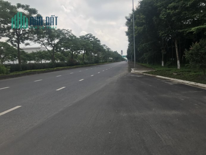 Chuyển nhượng lô đất công nghiệp tại KCN Bắc Ninh- dt 2ha lô đất 2mặt tiền.Lh 0988 457 392