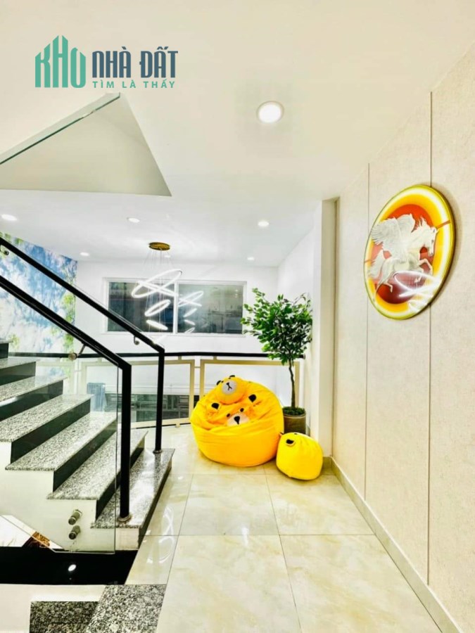 Siêu hiếm. Mặt tiền đường Hoa, 61m2 (5,2x12), Nhà mới 4 lầu, chỉ 12.3 tỷ, đang cho thuê 360tr/n