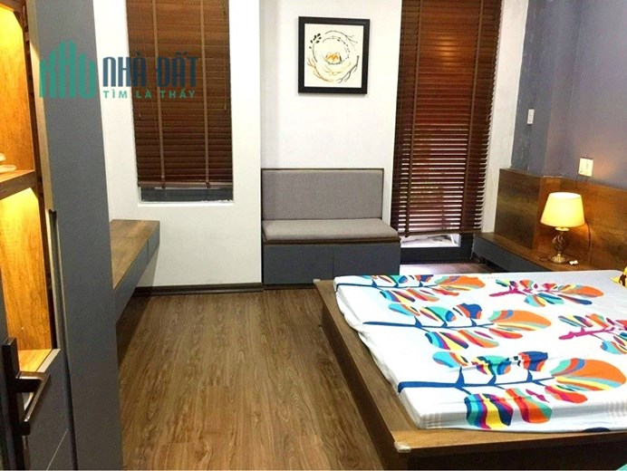 Gấp bán nhà Hàn Mặc Tử, 3 tầng mới đẹp, ô tô đỗ vài bước, chỉ 4.x tỷ. 0905.880.363