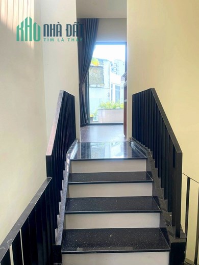 Gấp bán nhà Hàn Mặc Tử, 3 tầng mới đẹp, ô tô đỗ vài bước, chỉ 4.x tỷ. 0905.880.363