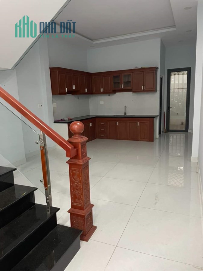 GẤP CHỦ CẮT LỖ GIẢM THÊM 500 TRIỆU NHÀ MẶT TIỀN 3PN TRƯỜNG THỌ CHỈ 7 TỶ 350 TRIỆU LH :0966785537