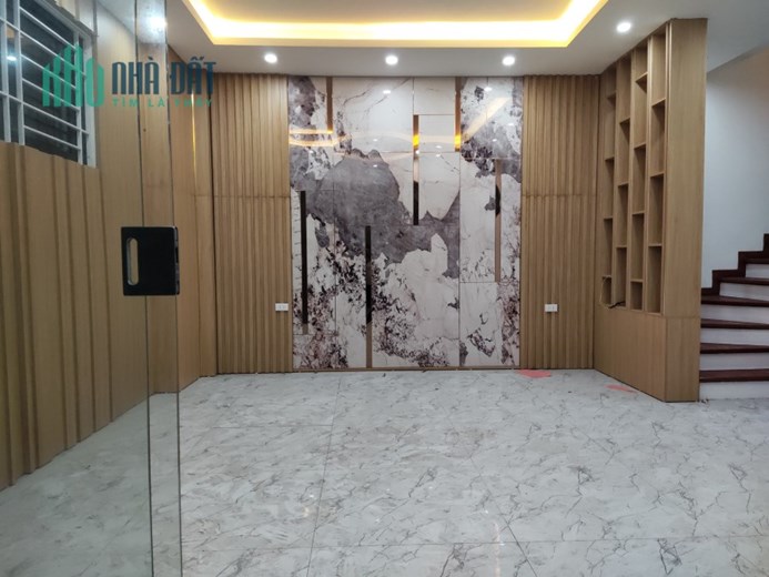 Chính chủ bán nhà ngõ Văn Chương 2 diện tích 42 m2 xây mới 5 tầng 3 mặt thoáng 5,2 tỷ