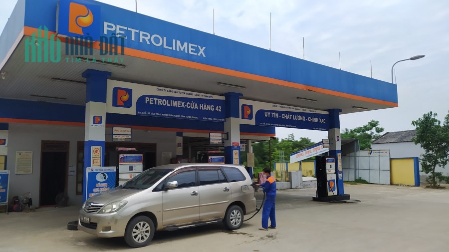 Tôi cần tiền bán mảnh đất trên Tuyên Quang. Kinh doanh được. giá chỉ 25 tr/m2. Cách cây xăng QL2C