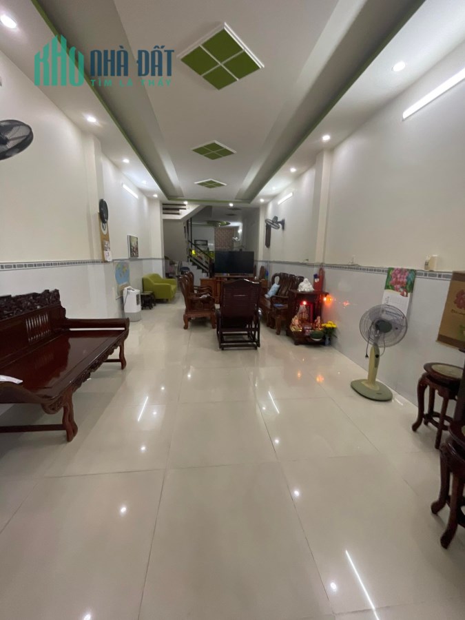 Chỉ hơn 60tr/m2, nhà bán Phạm Văn Chiêu, 4.1x16m, 3 tầng BTCT, ở ngay.