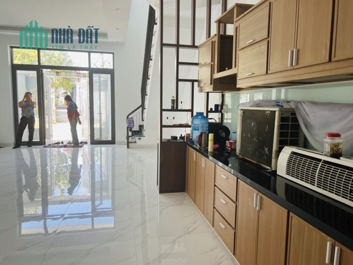 Bán nhà Triệu Quốc Đạt Hòa Thọ Đông Cẩm Lệ 2 tầng 78m2 chỉ 2,65 tỷ.
