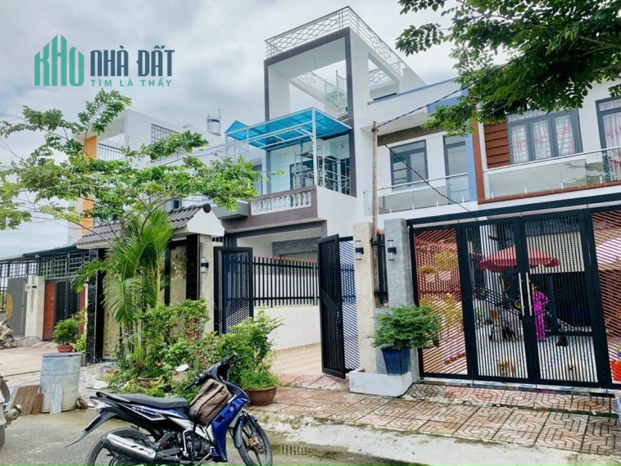 Bán Nhà Ngay KCN Cầu Tràm - Kế Bên KDC Trung Thành - Cách Chợ Bình Chánh 15phút di chuyển - Chính