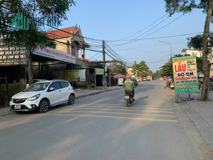 Bán đất Lô góc 175m2 mặt đường Hoàng Phan Thái - Nghi Phú