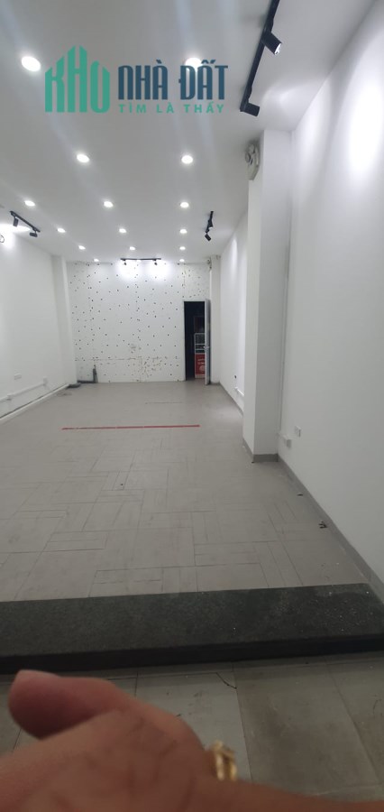 Cho thuê cửa Hàng ngã 3 Phố Đại Từ 45m2 khu vực mật độ dân đông kinh khủng