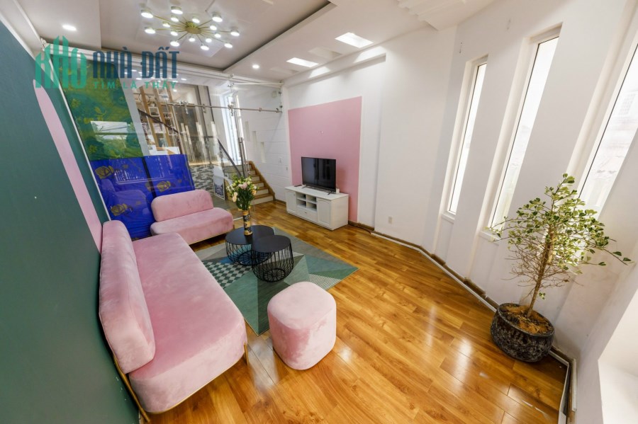 Villa 2 mặt tiền Trần Hưng Đạo, phường 3, Đà Lạt, 138m2 chỉ 18 tỷ, doanh thu 30tr/th, có view