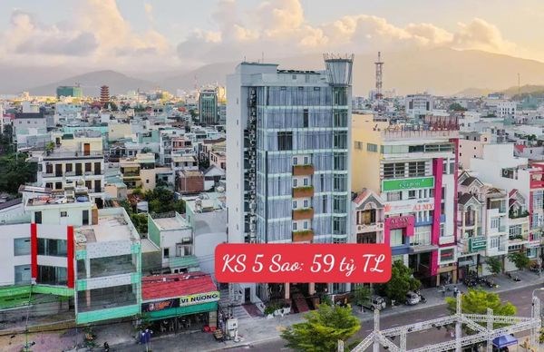BÁN GẤP KS 5 SAO - NGAY HỒ ĐỐNG ĐA TP QUY NHƠN 20 X 15M, 10 TẦNG BTCT FULL NỘI THẤT CAO CẤP GIÁ CHỈ