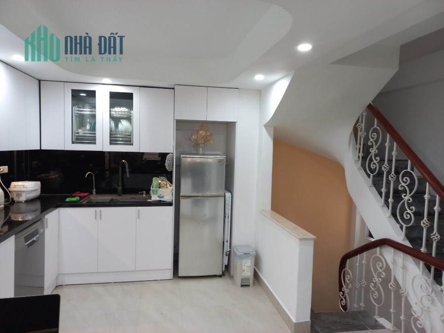 BÁN NHÀ NGÕ 115 LÁNG HẠ 6 TẦNG 45M, MT5M MỚI ĐẸP TẶNG FULL NỘI THẤT XỊN GIÁ 6.9 TỶ