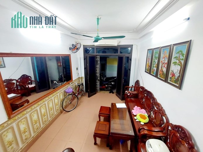 Bán gấp nhà Hoàng Hoa Thám,cách phố 60m,4 tầng dân xây,27m2,mt:3,3m