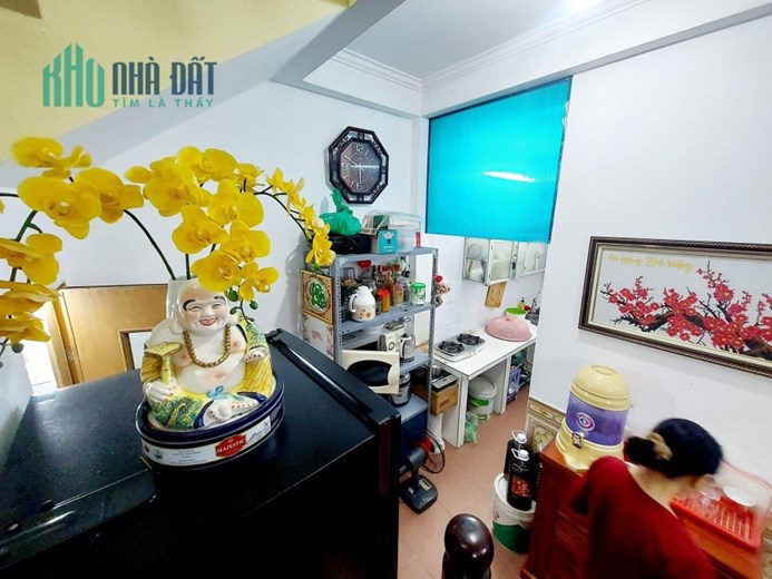 Bán gấp nhà Hoàng Hoa Thám,cách phố 60m,4 tầng dân xây,27m2,mt:3,3m