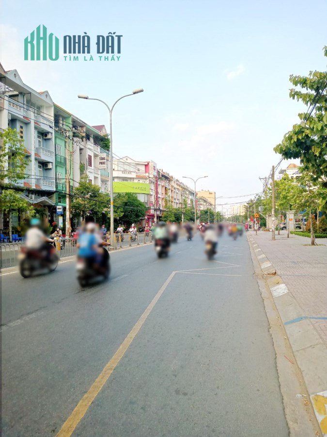 Nhà thuê 4 Tầng Mặt tiền Tạ Quang Bửu P5Q8 - Giá : 25 Triệu