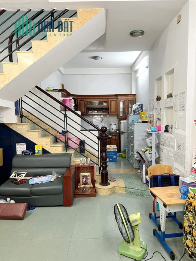Nhà 2 tầng nở hậu hẻm ô tô đường Âu Dương Lân P3Q8. Giá 5,3 tỷ TL